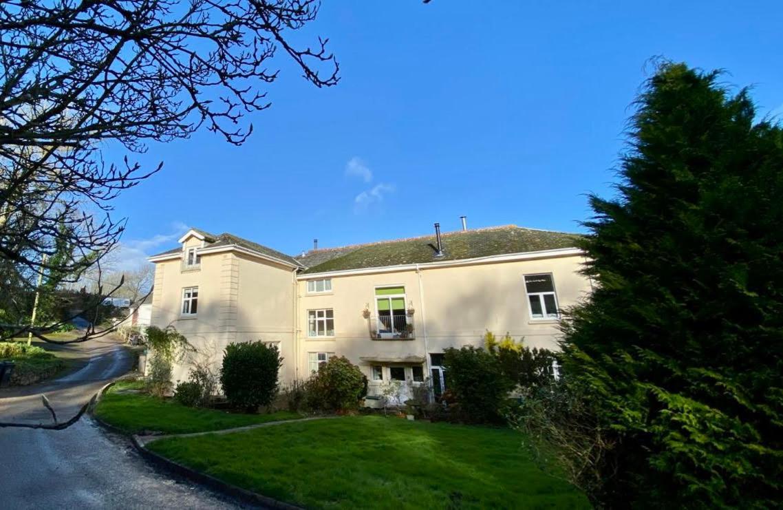 Halwell House - A Spacious Quiet Apartment Kingsbridge  Exterior foto